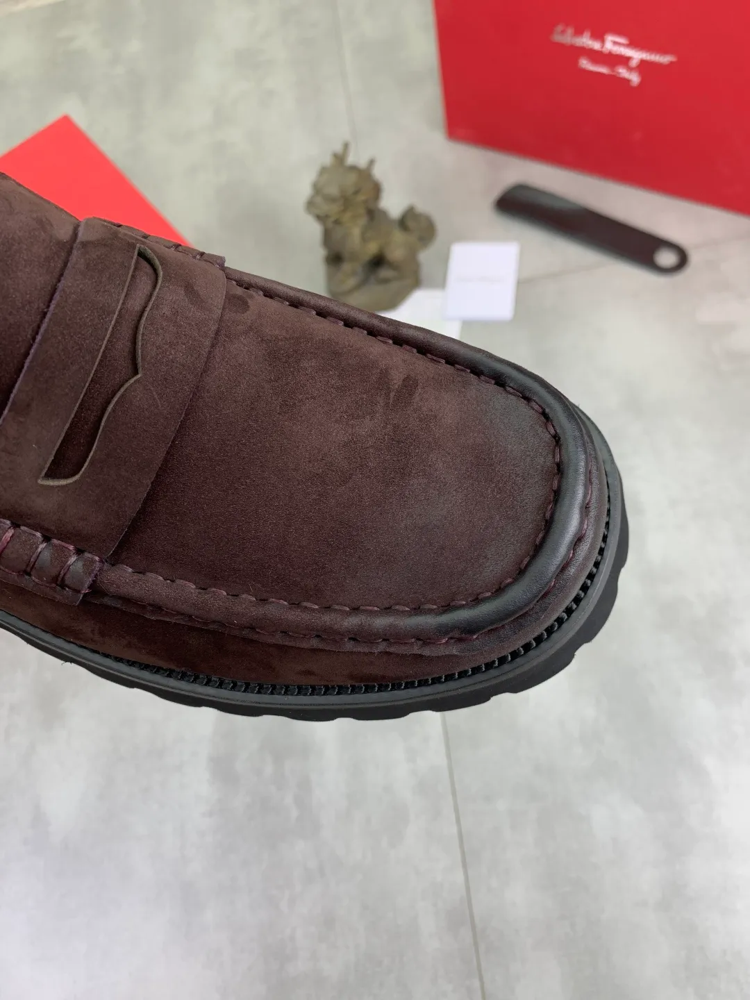 Men's shoes 💰P500 New model [Ferragamo/Ferragamo] Latest model Original imported calfskin, imported pigskin lining + original luxury metal buckle + original rubber outsole Soft and comfortable Size number: 38-44